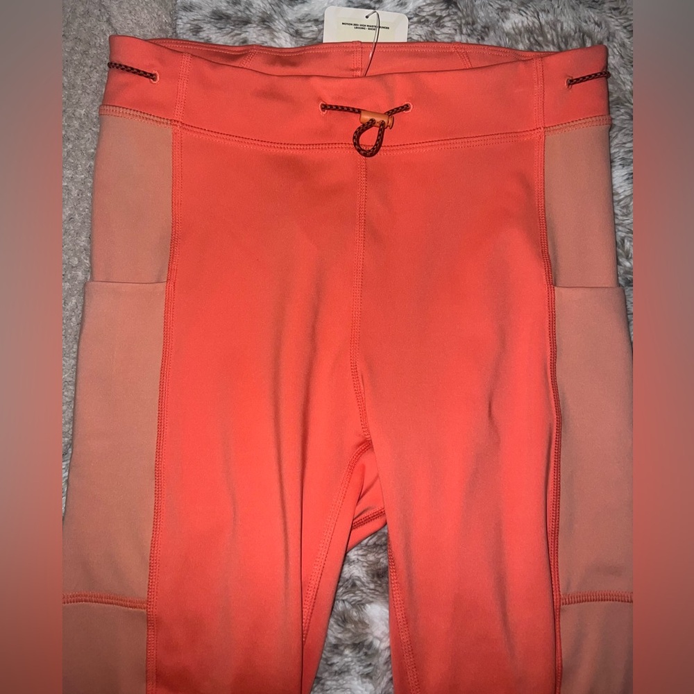*NWT* FABLETICS Women's Motion365+ High-Waisted Bungee
Legging St. Tropez Coral